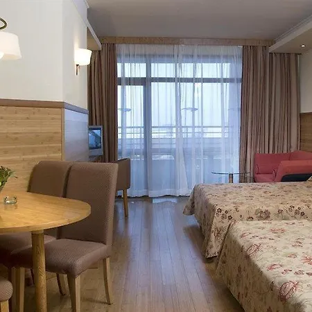 Hotell Flamingo Grand &