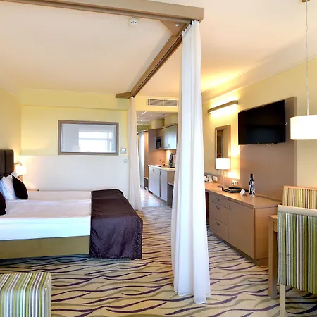 Flamingo Grand & Hotel