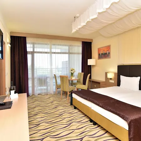 Flamingo Grand & Hotel 5*