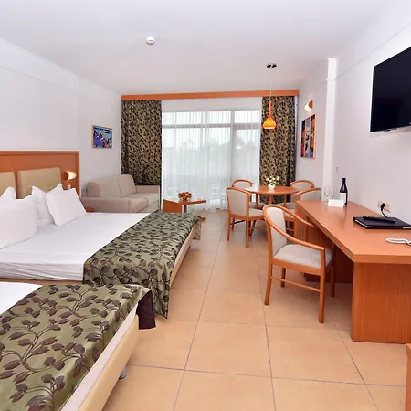 Flamingo Grand & Αλμπένα