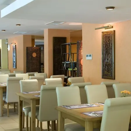 Flamingo Grand & Hotel