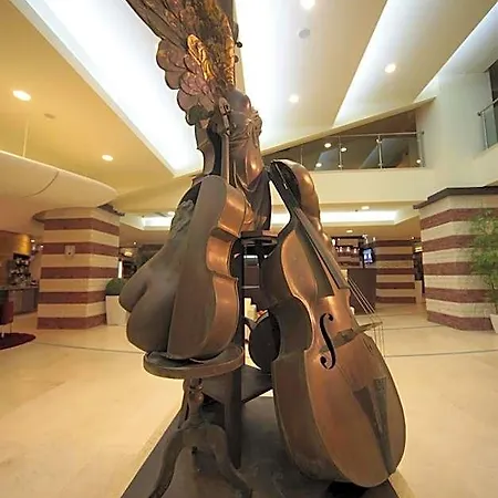 Flamingo Grand & Hotel