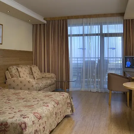 Ξενοδοχείο Flamingo Grand & 5*