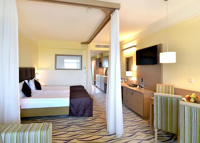 Flamingo Grand & Hotel